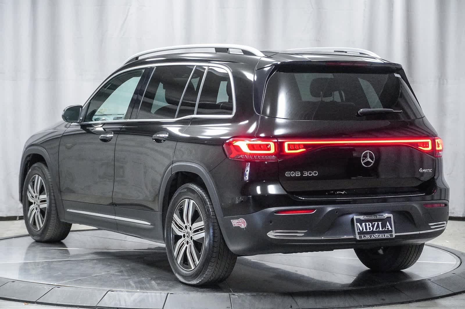 2023 Mercedes-Benz EQB 300 2