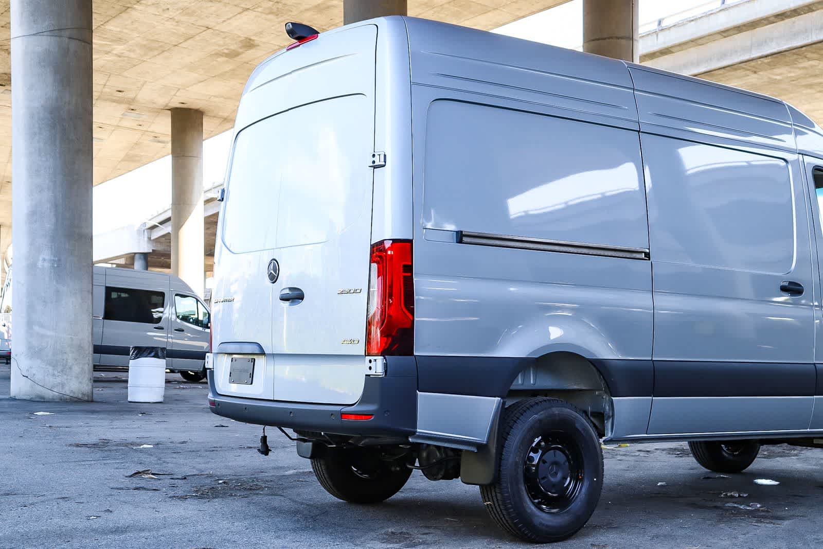 Thumbnail: 2026 Mercedes-Benz Sprinter - 9