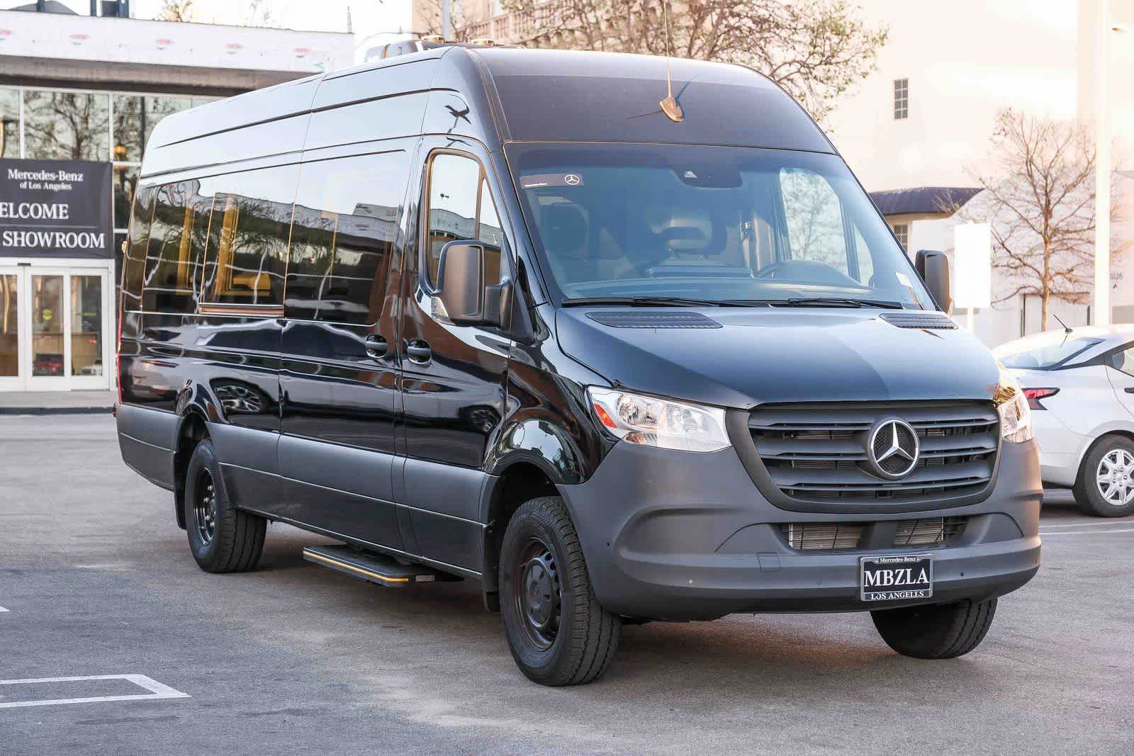Thumbnail: 2024 Mercedes-Benz Sprinter - 4