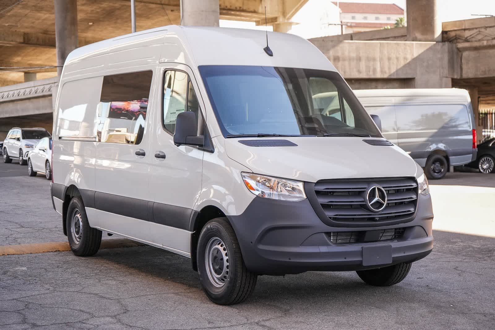 Thumbnail: 2026 Mercedes-Benz Sprinter - 3
