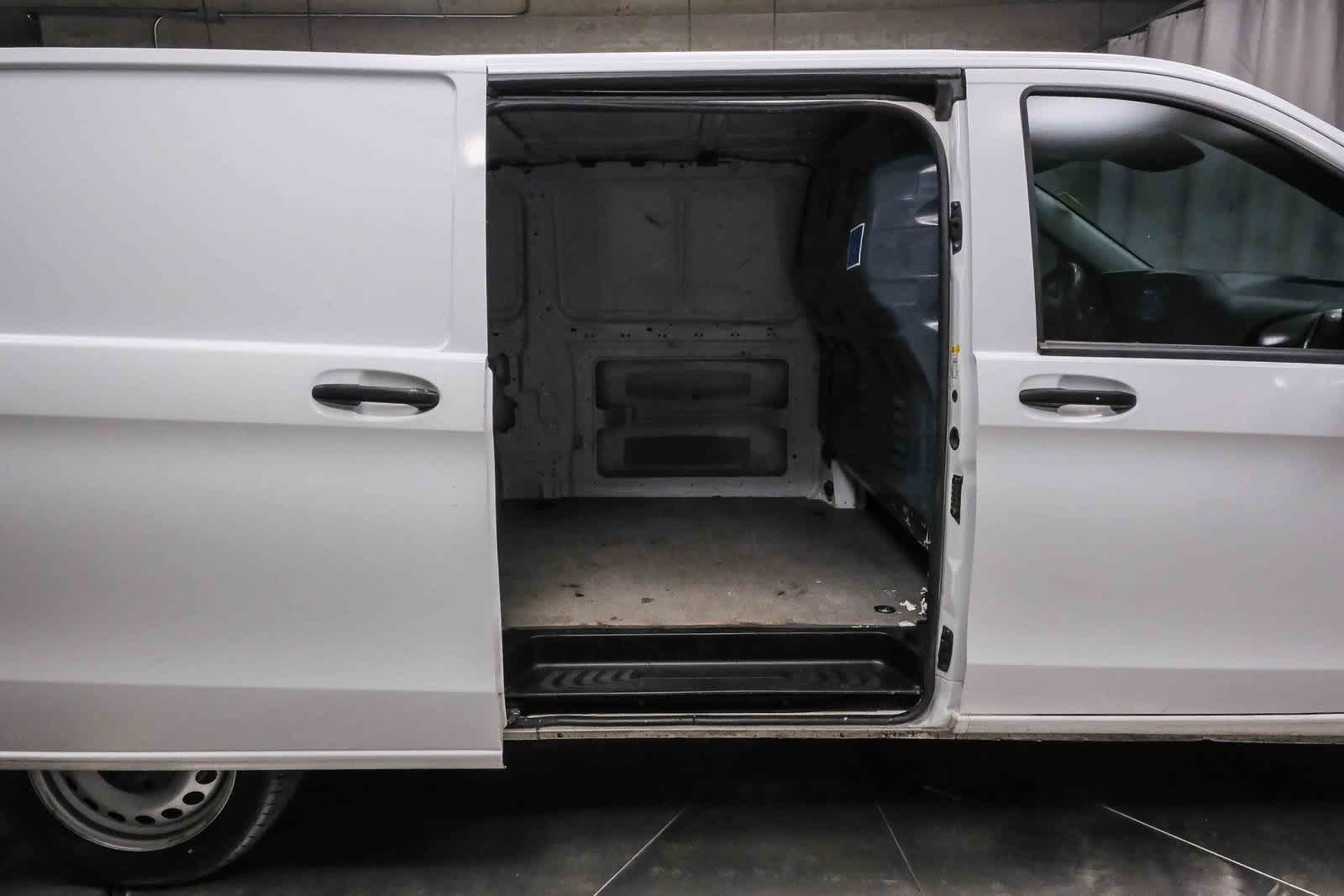 Thumbnail: 2022 Mercedes-Benz Metris - 15