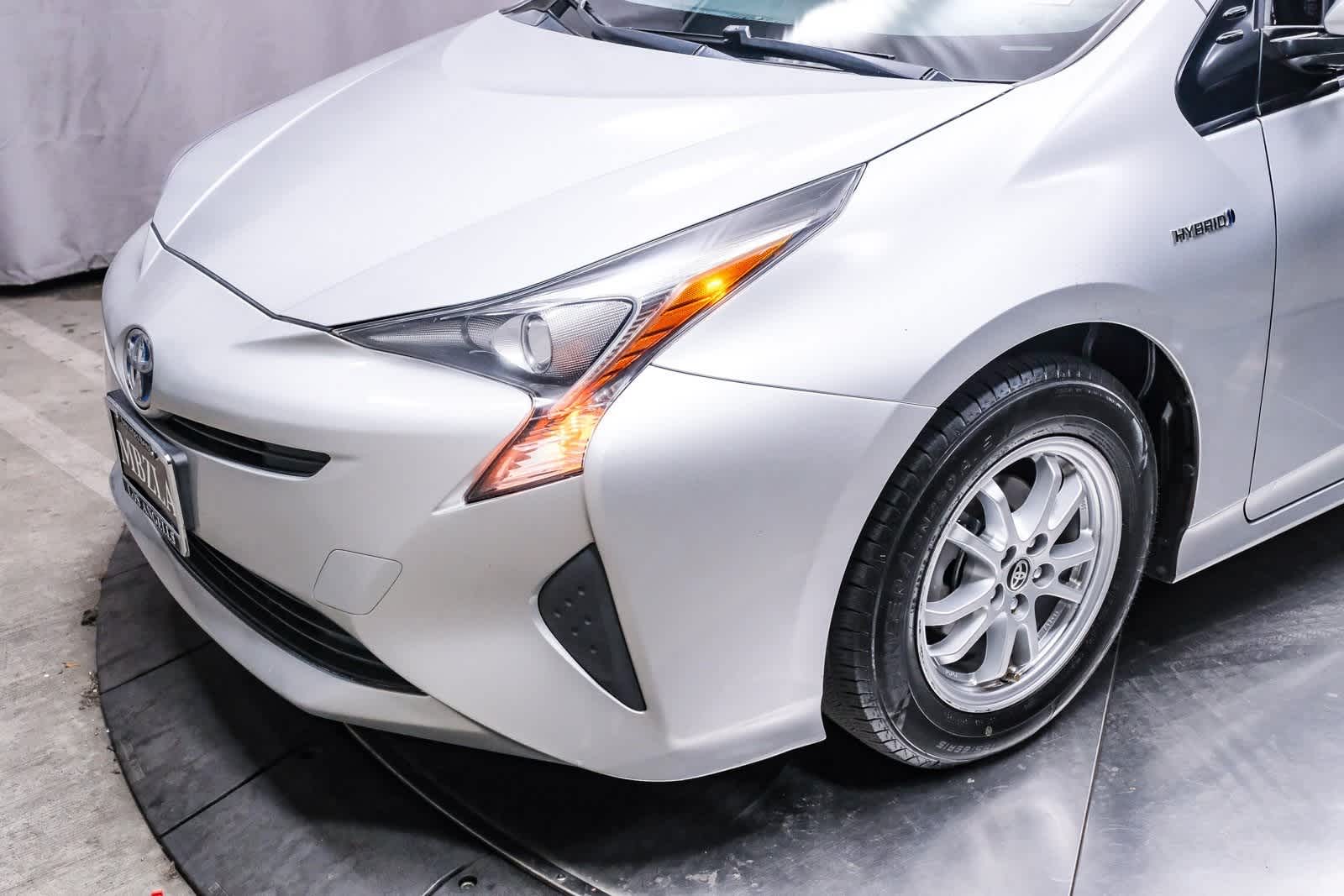 Thumbnail: 2016 Toyota Prius - 12