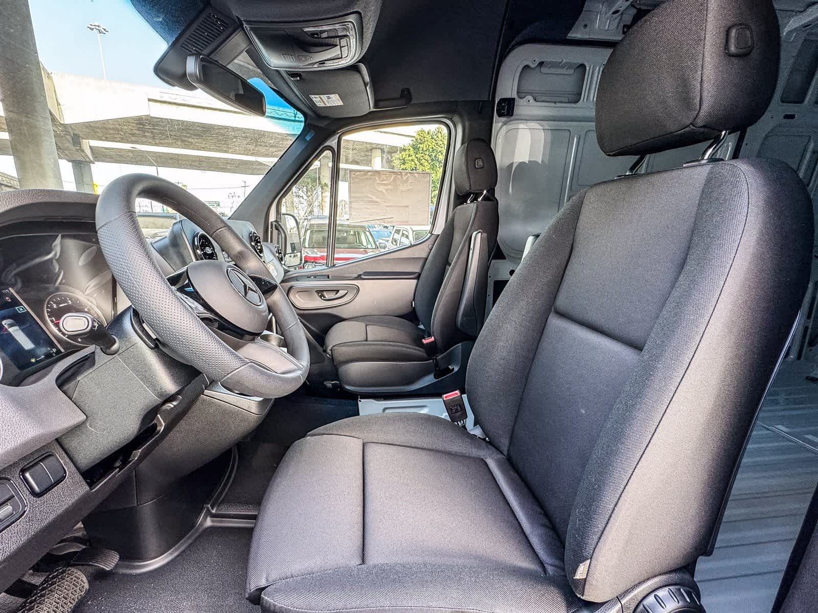 Thumbnail: 2026 Mercedes-Benz Sprinter - 16