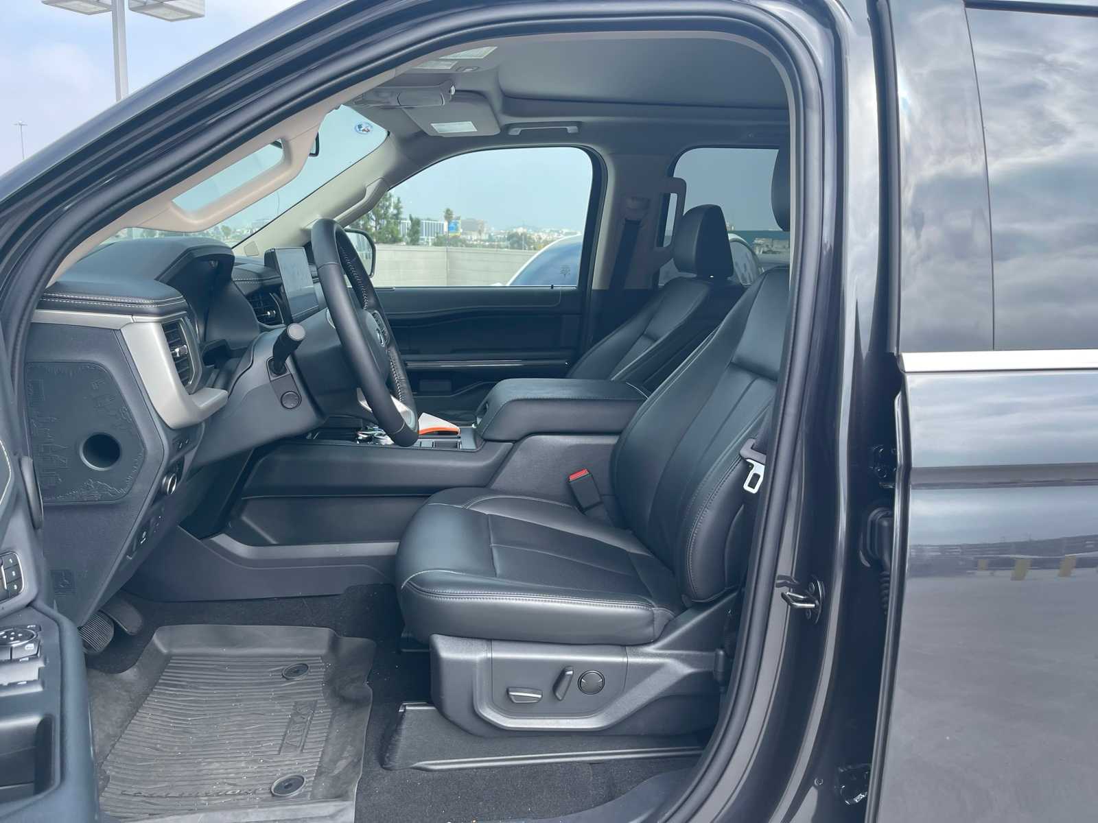 Thumbnail: 2024 Ford Expedition - 6