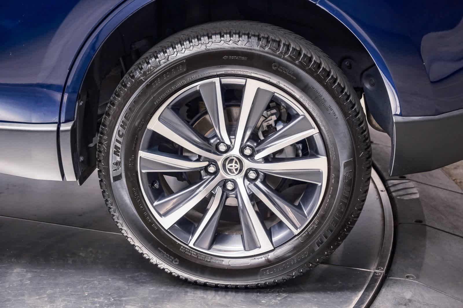 Thumbnail: 2021 Toyota Venza - 7