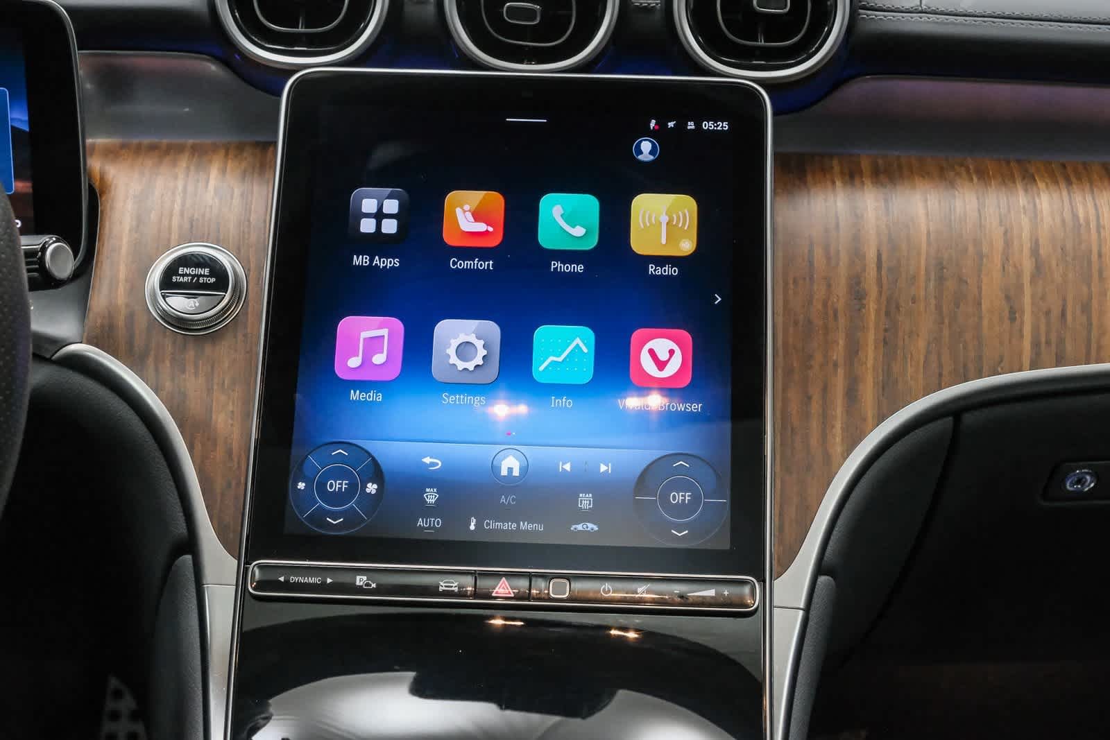 Thumbnail: 2025 Mercedes-Benz GLC - 14