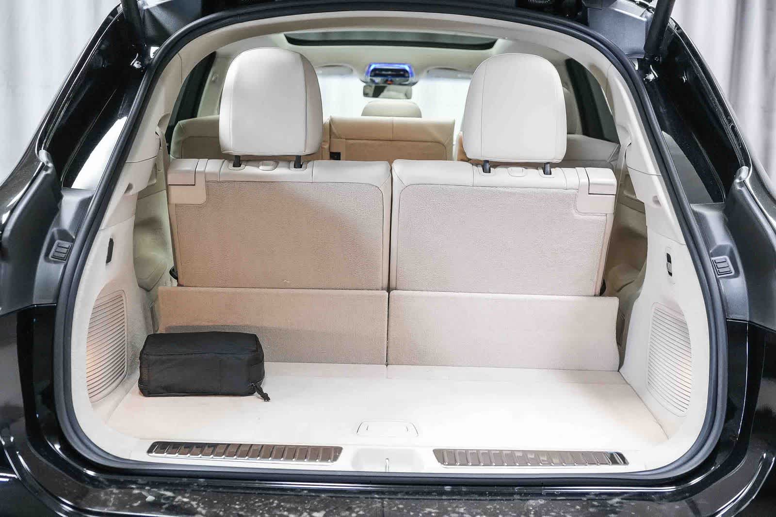 Thumbnail: 2026 Mercedes-Benz EQS - 26