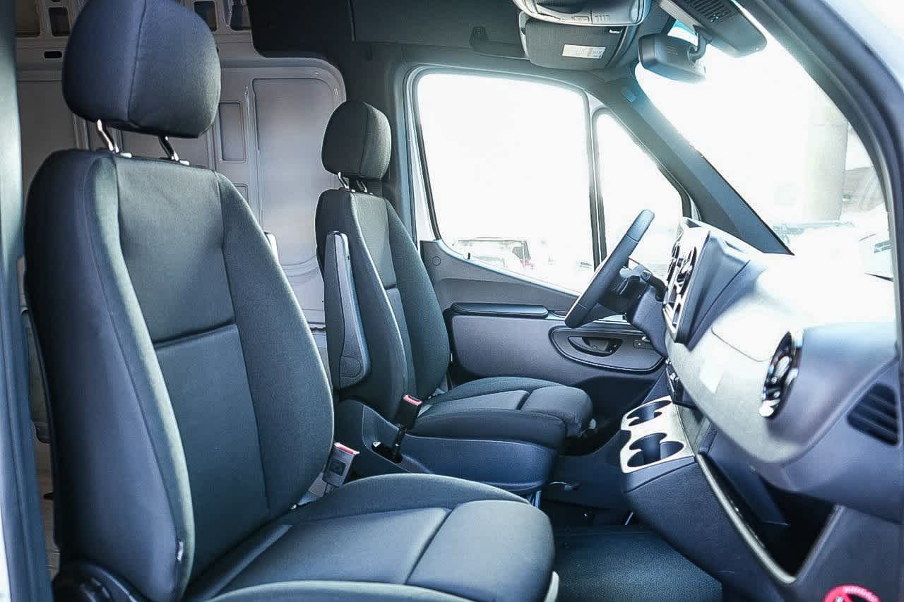 Thumbnail: 2026 Mercedes-Benz Sprinter - 14