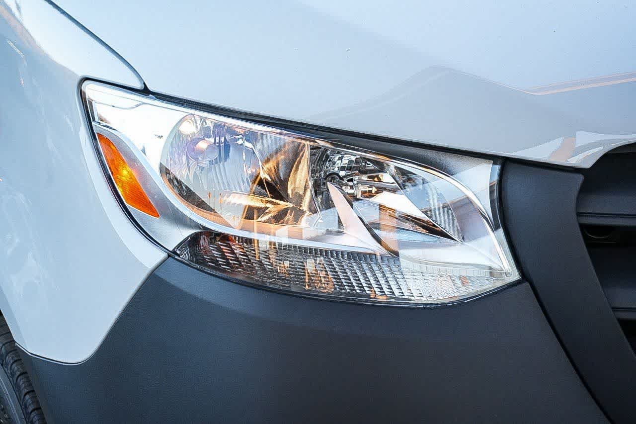 Thumbnail: 2026 Mercedes-Benz Sprinter - 4