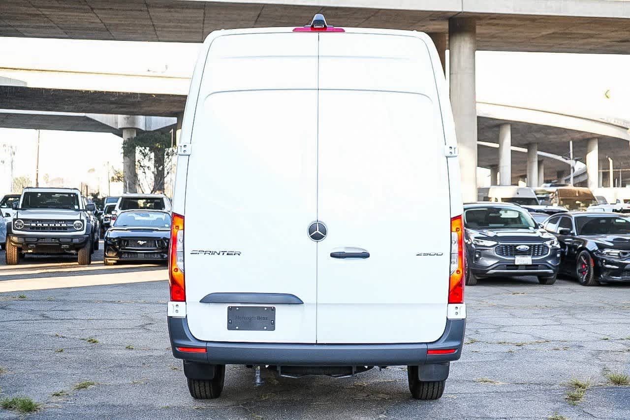 Thumbnail: 2026 Mercedes-Benz Sprinter - 7