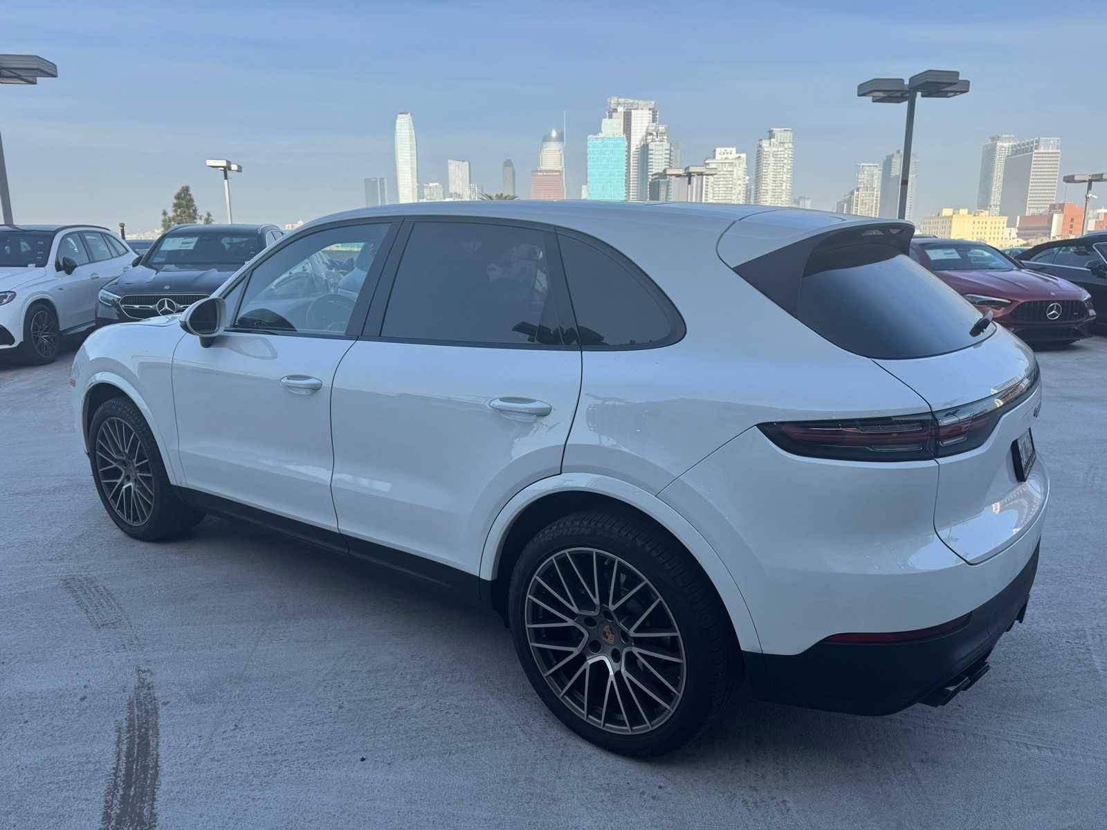 Thumbnail: 2022 Porsche Cayenne - 4