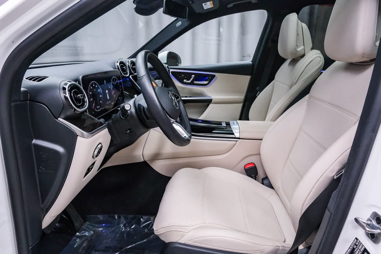 Thumbnail: 2025 Mercedes-Benz GLC - 18