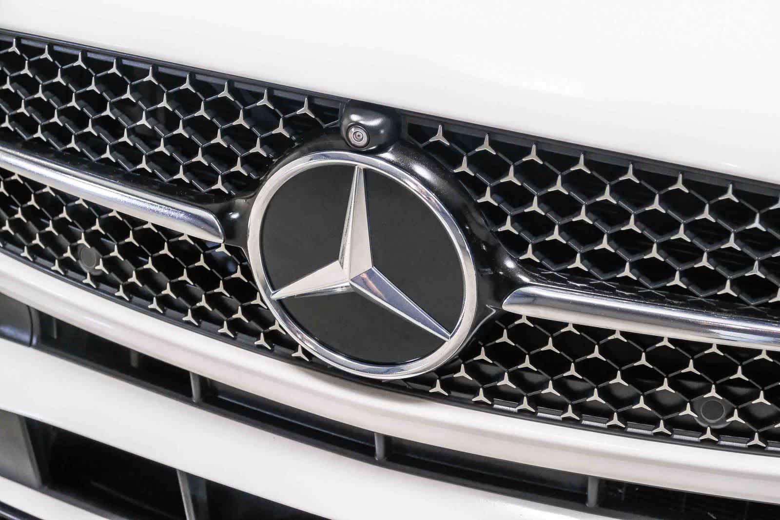 Thumbnail: 2022 Mercedes-Benz C-Class - 12