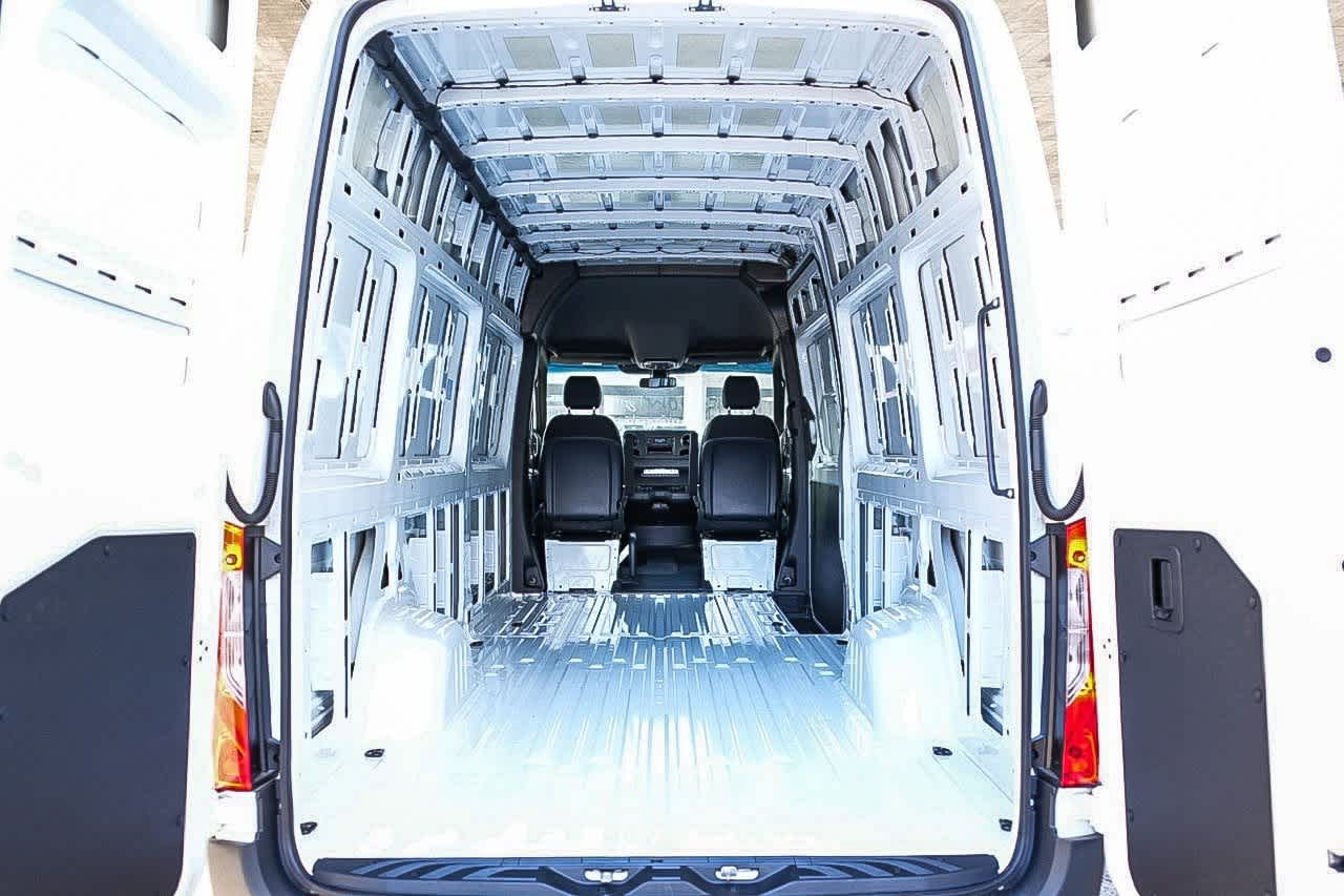Thumbnail: 2026 Mercedes-Benz Sprinter - 23