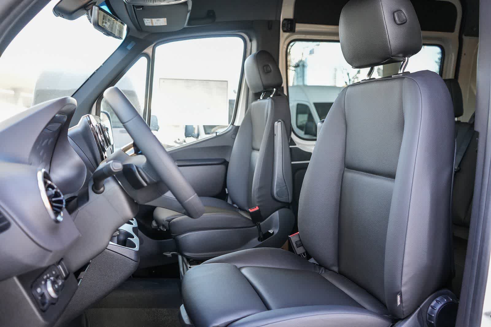 Thumbnail: 2026 Mercedes-Benz Sprinter - 18