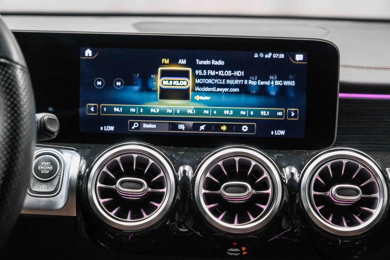 Thumbnail: 2021 Mercedes-Benz GLB - 16