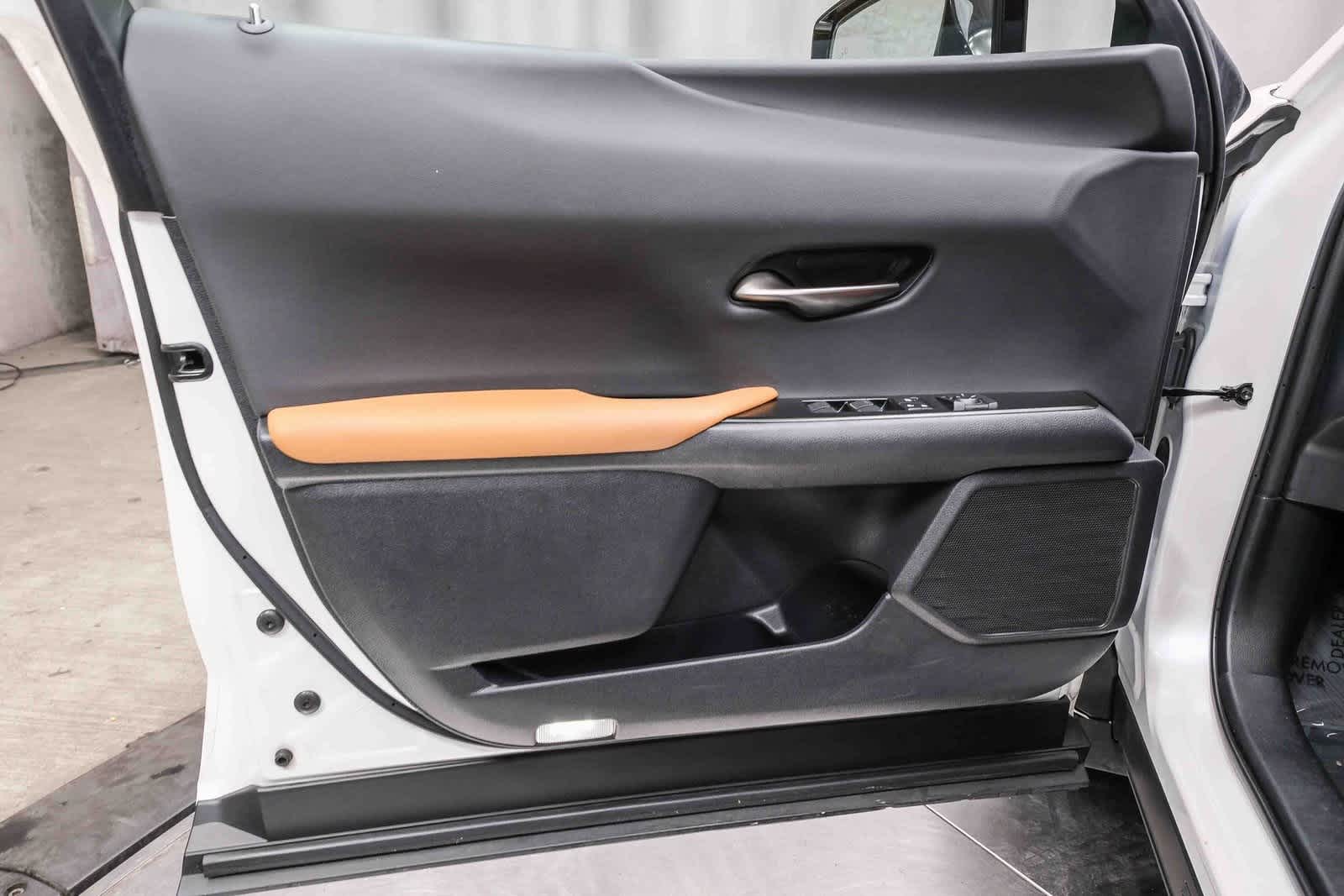 Thumbnail: 2021 Lexus UX - 21