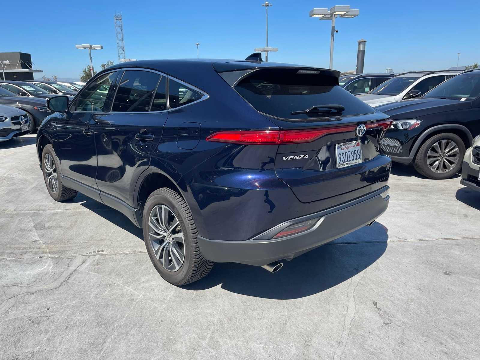Thumbnail: 2021 Toyota Venza - 4