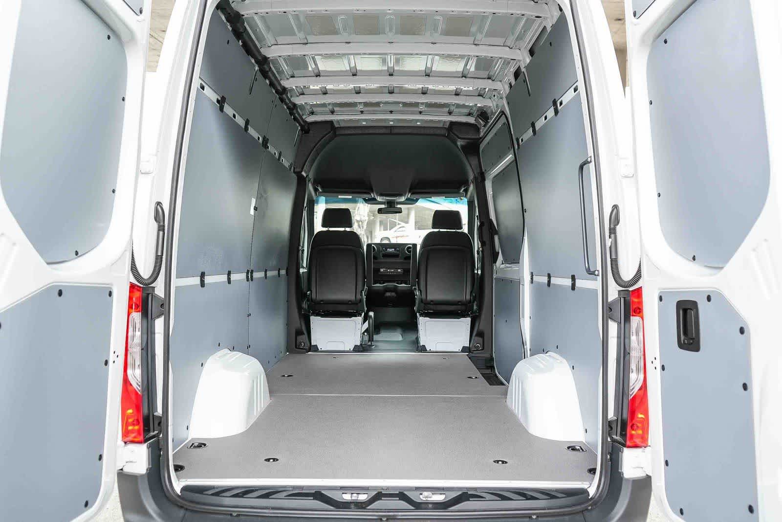 Thumbnail: 2026 Mercedes-Benz Sprinter - 24