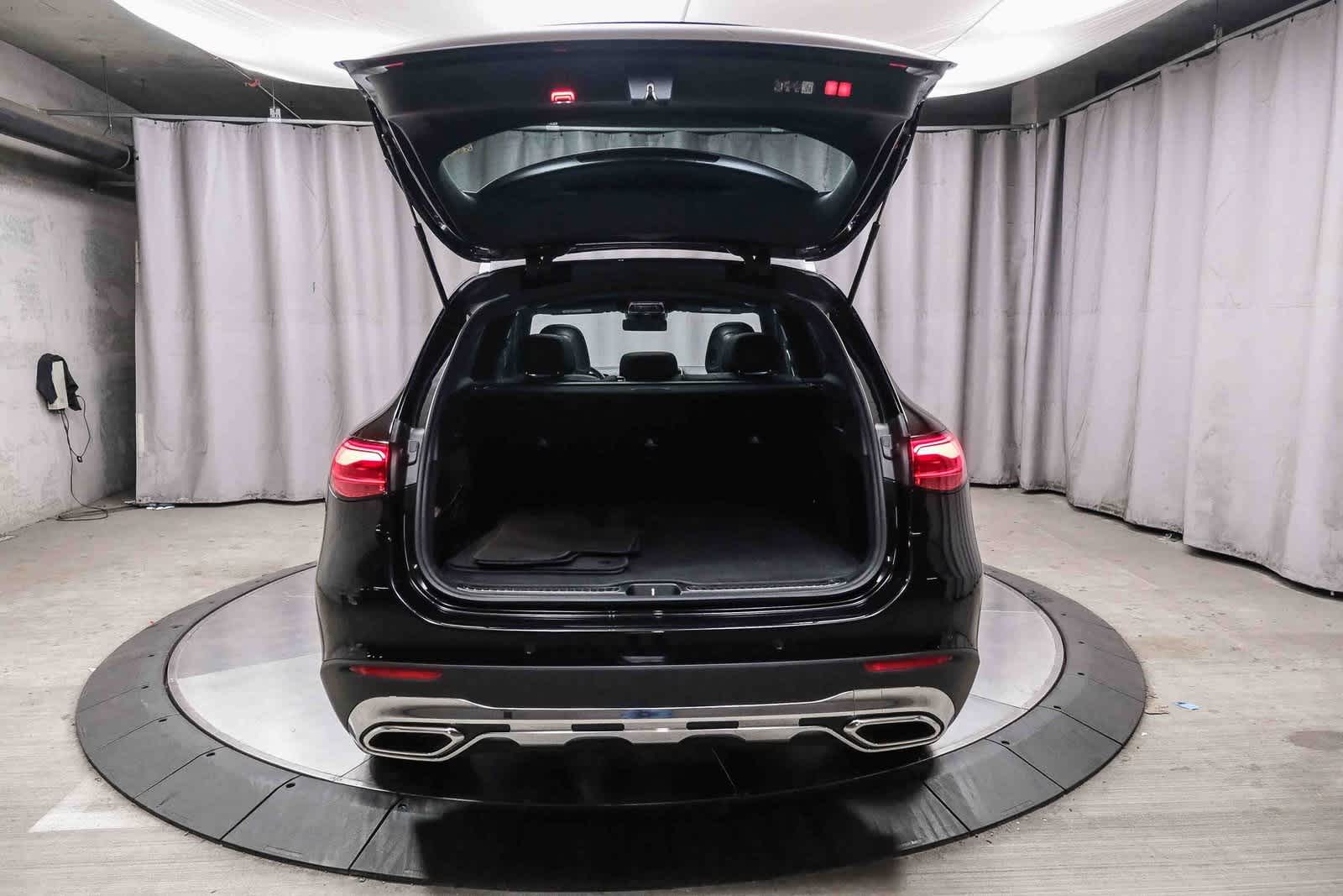 Thumbnail: 2025 Mercedes-Benz GLC - 25