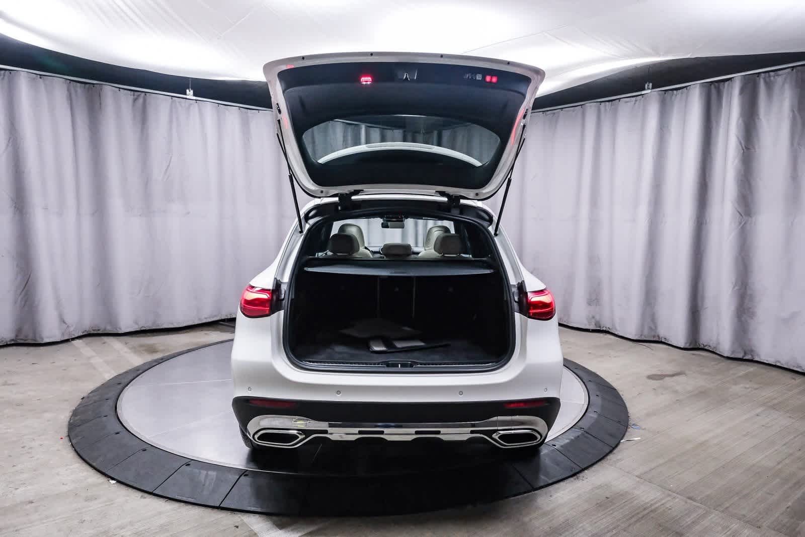 Thumbnail: 2025 Mercedes-Benz GLC - 25