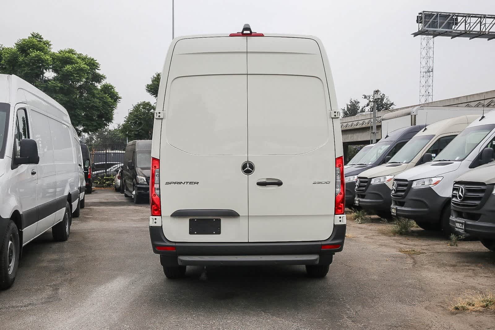 2024 Mercedes-Benz Sprinter 2500 7