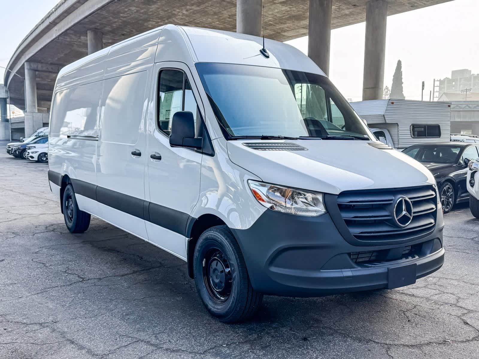 Thumbnail: 2026 Mercedes-Benz Sprinter - 3