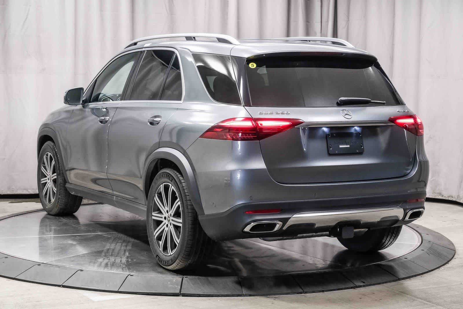 Thumbnail: 2026 Mercedes-Benz GLE - 2