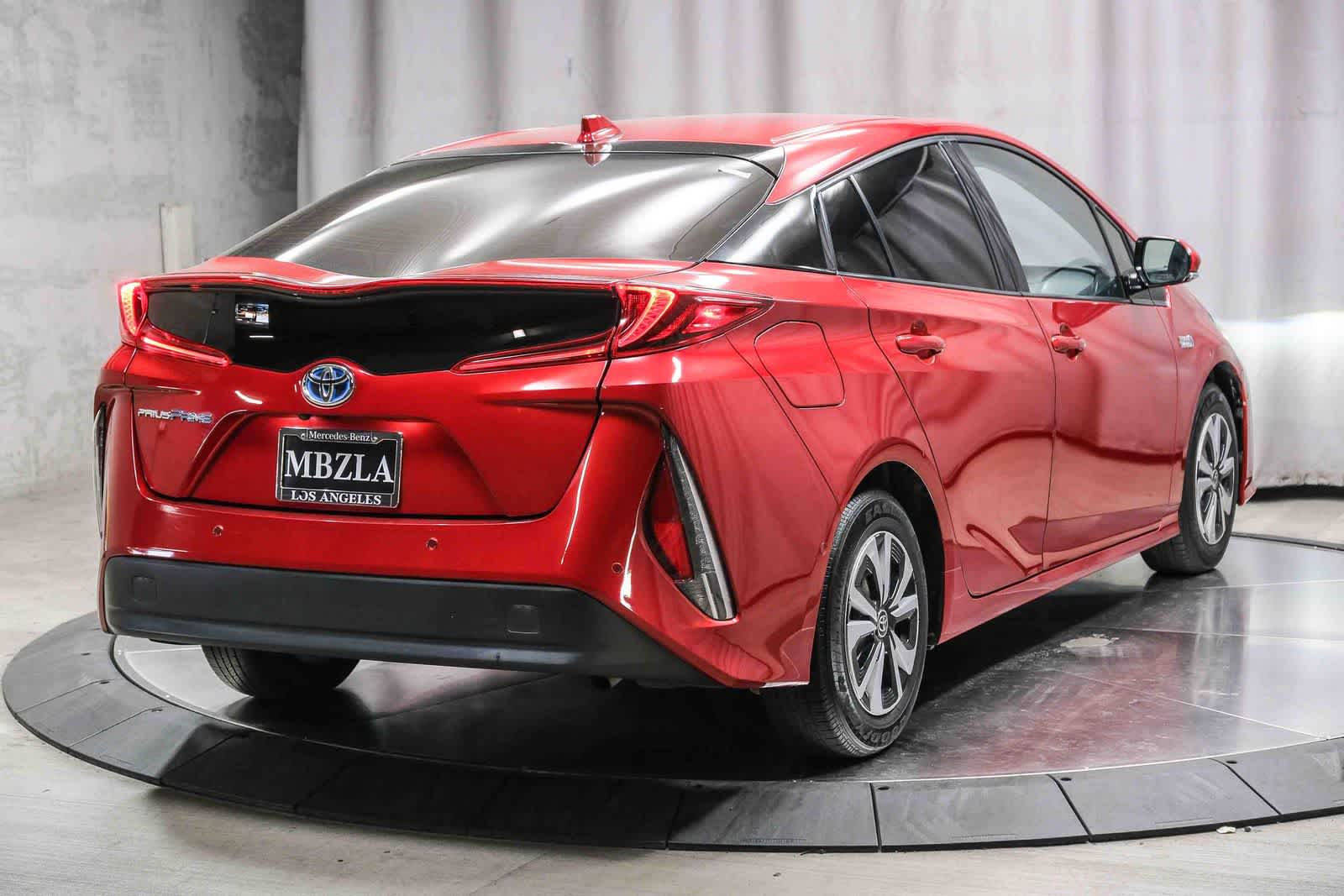 Thumbnail: 2017 Toyota Prius Prime - 4