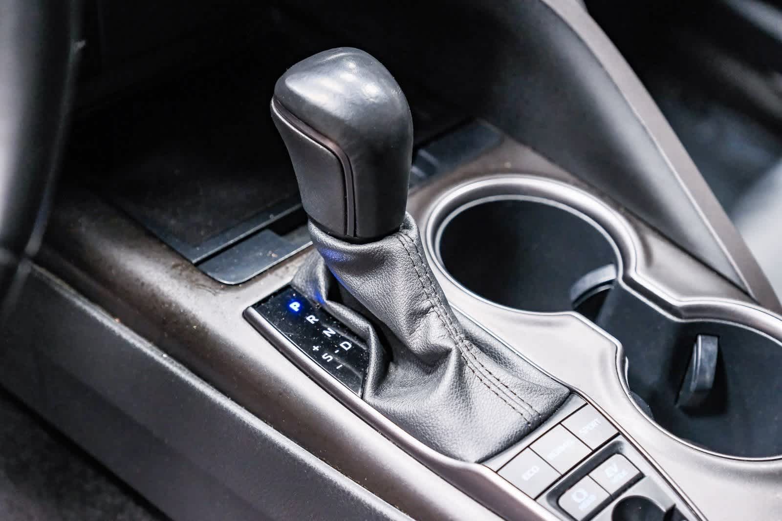 Thumbnail: 2022 Toyota Camry - 21