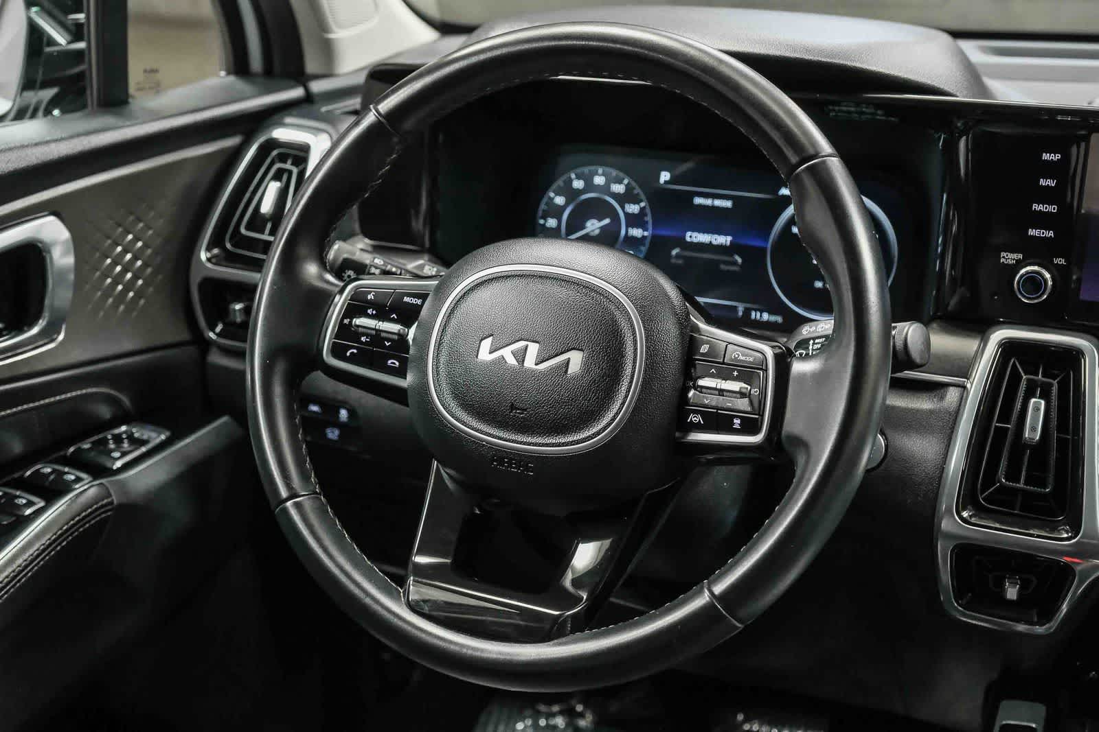 Thumbnail: 2023 Kia Sorento - 17