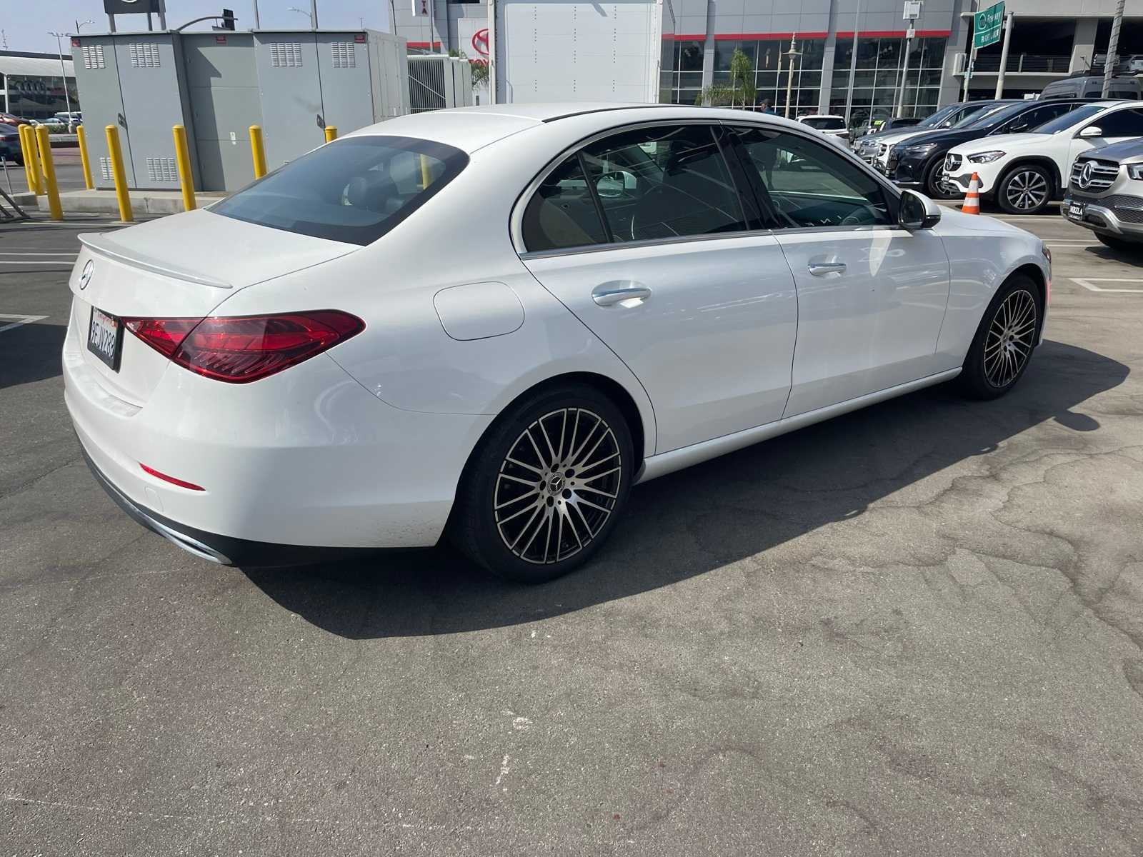 Thumbnail: 2022 Mercedes-Benz C-Class - 3