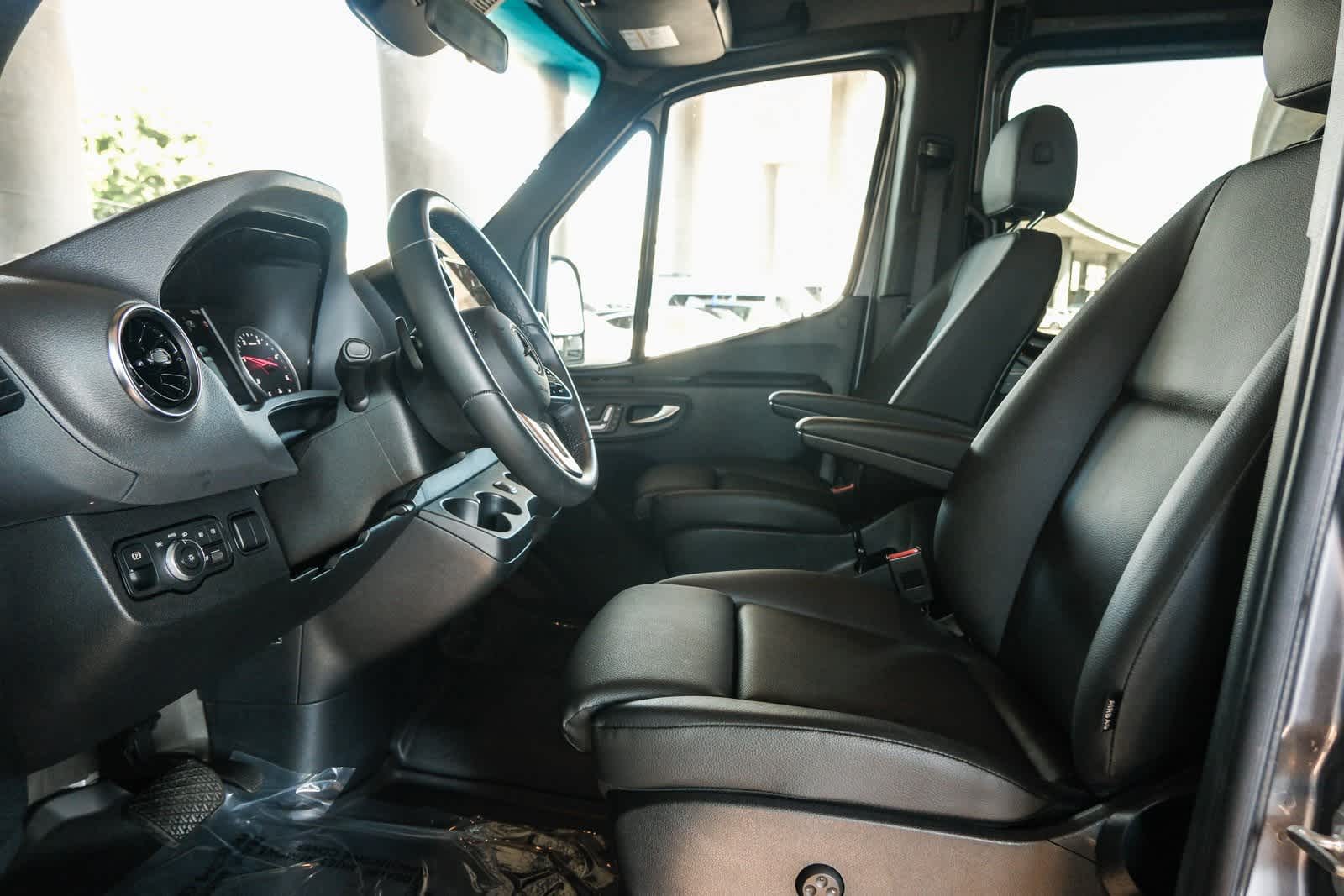 Thumbnail: 2024 Mercedes-Benz Sprinter - 20