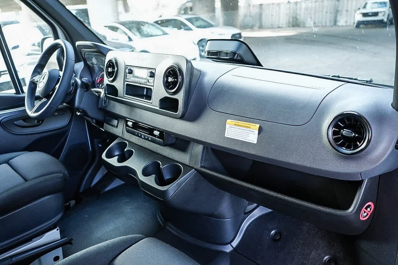 Thumbnail: 2026 Mercedes-Benz Sprinter - 13