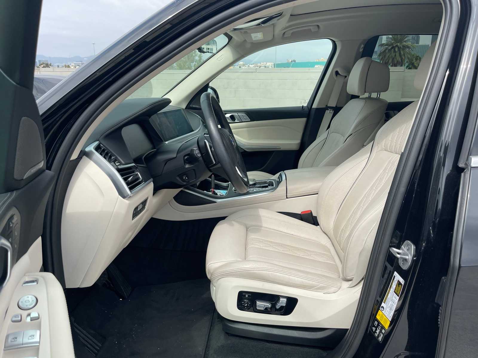 Thumbnail: 2021 BMW X7 - 6