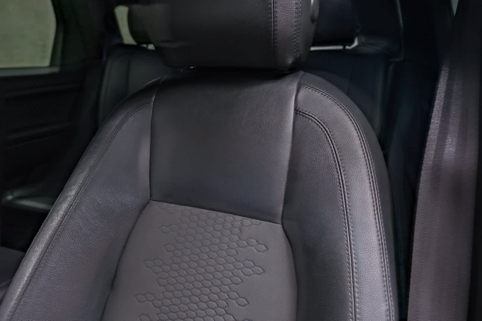 Thumbnail: 2019 Land Rover Discovery Sport - 22