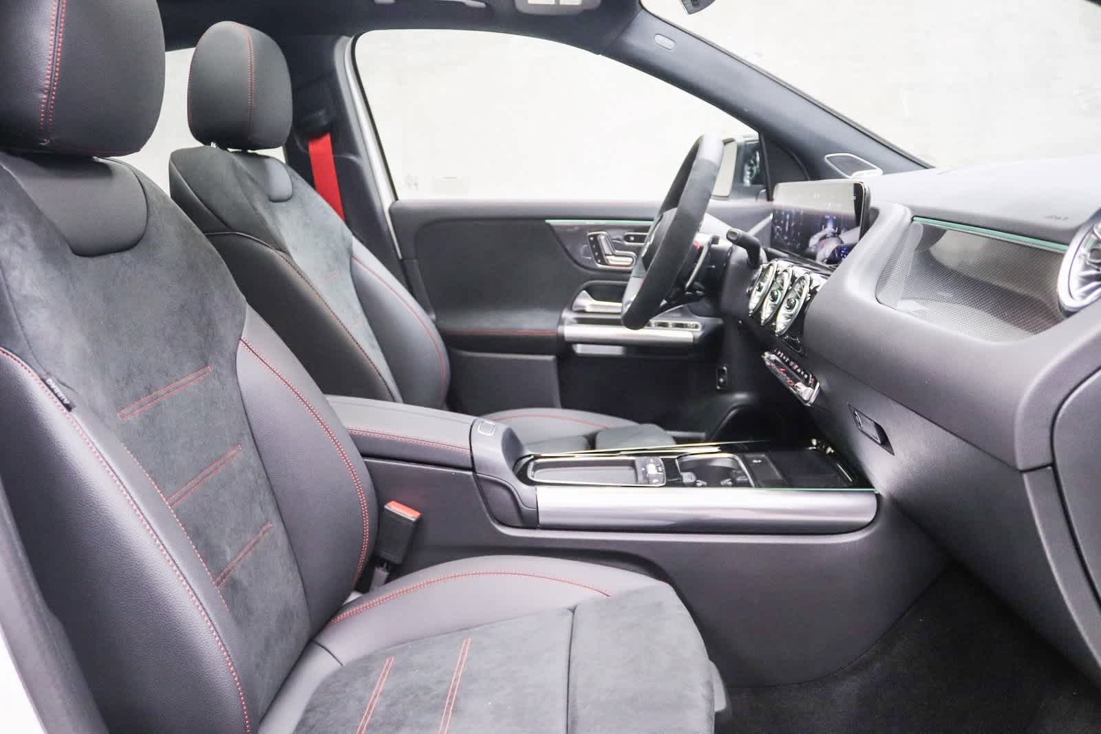 Thumbnail: 2025 Mercedes-Benz GLA - 14