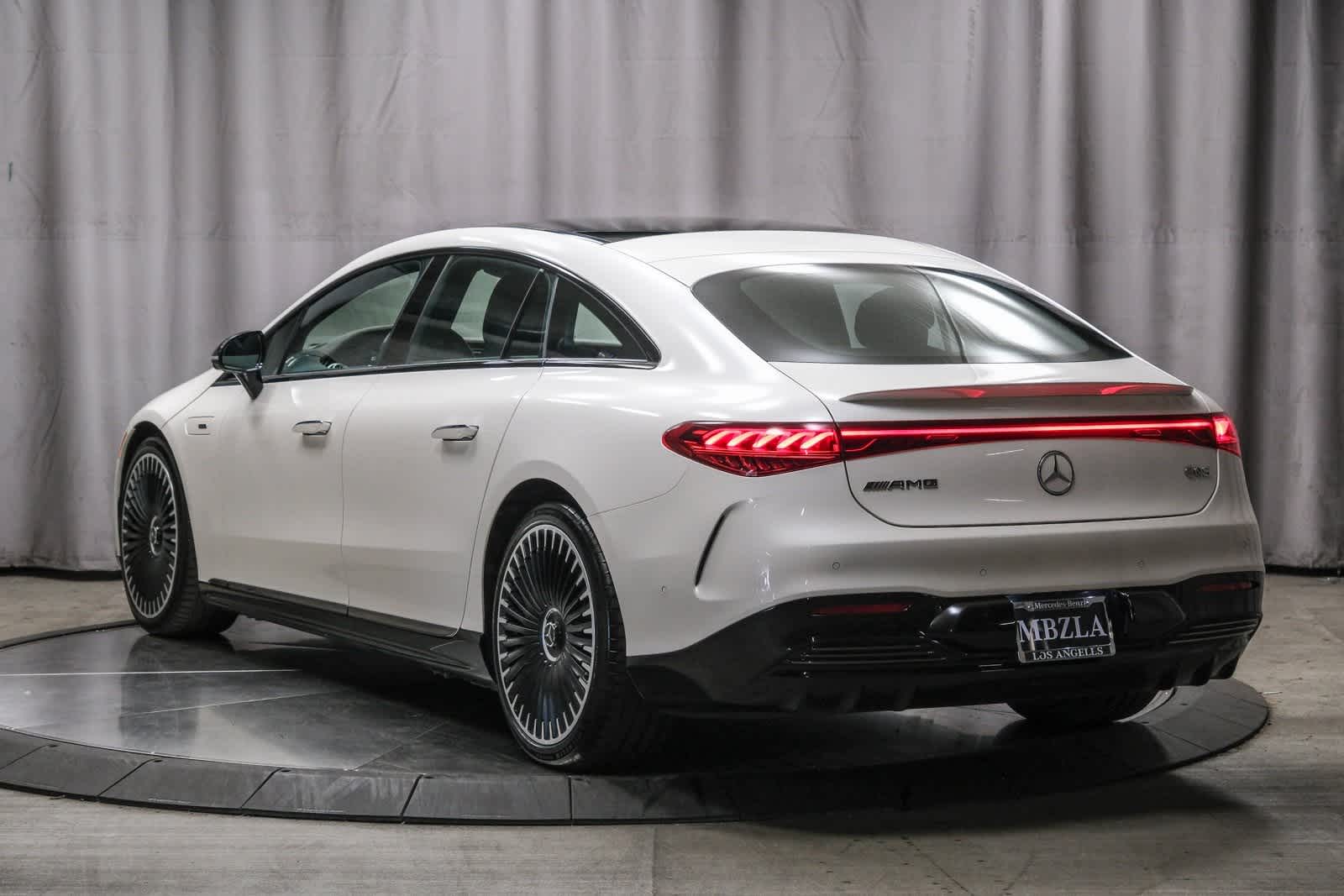 Thumbnail: 2022 Mercedes-Benz EQS - 2