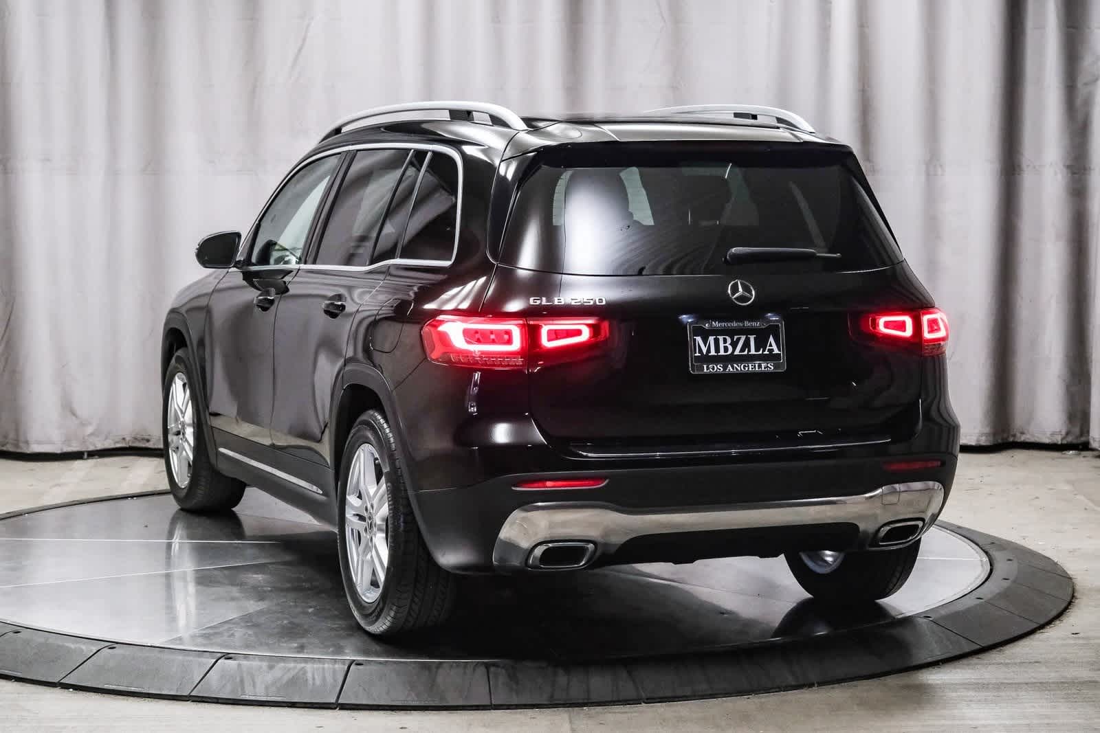 Thumbnail: 2020 Mercedes-Benz GLB - 2