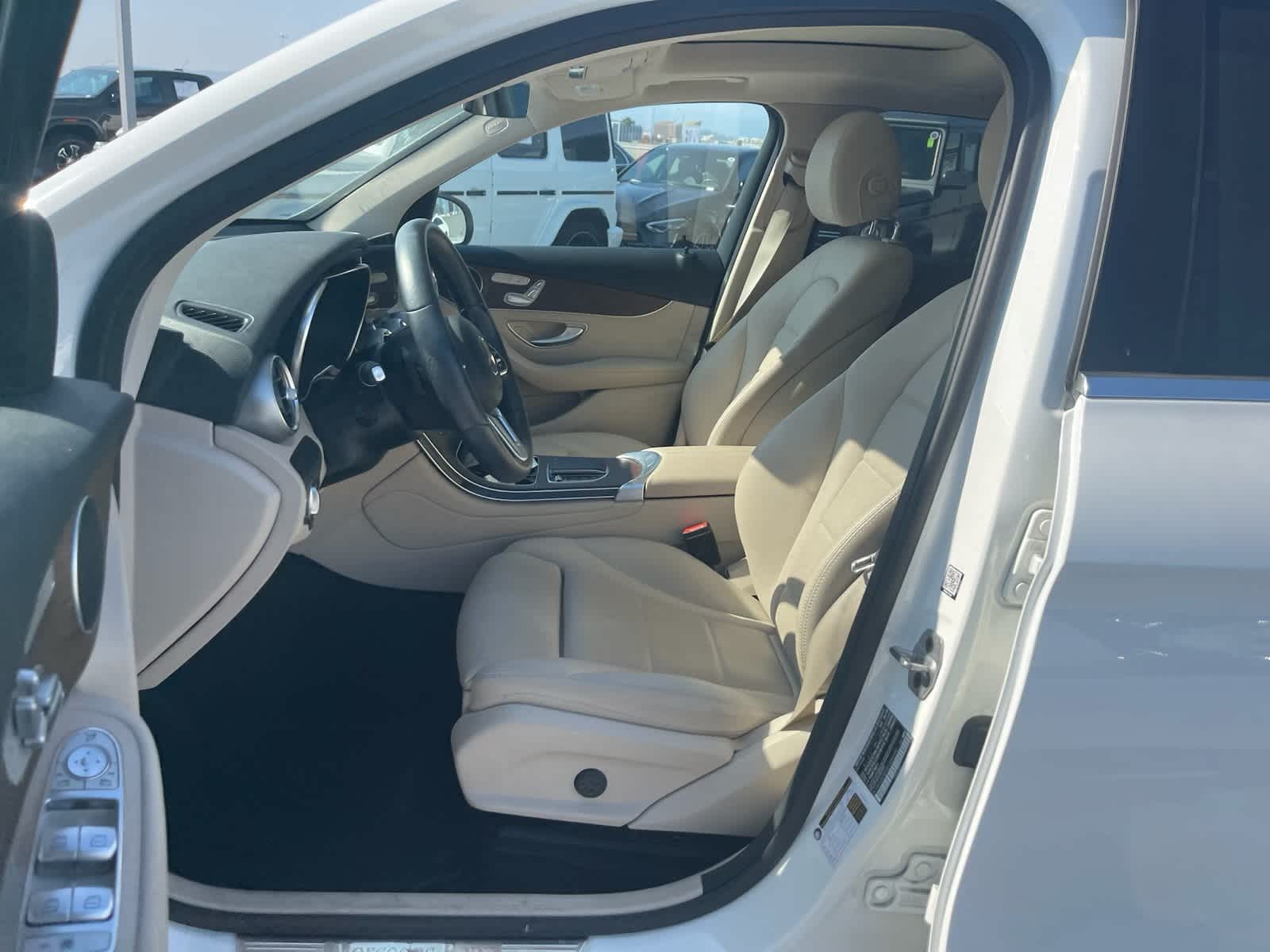 2022 Mercedes-Benz GLC 300 5