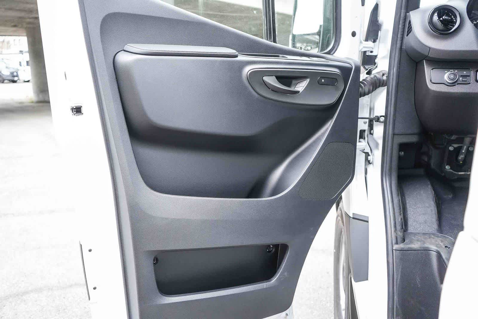 Thumbnail: 2026 Mercedes-Benz Sprinter - 27