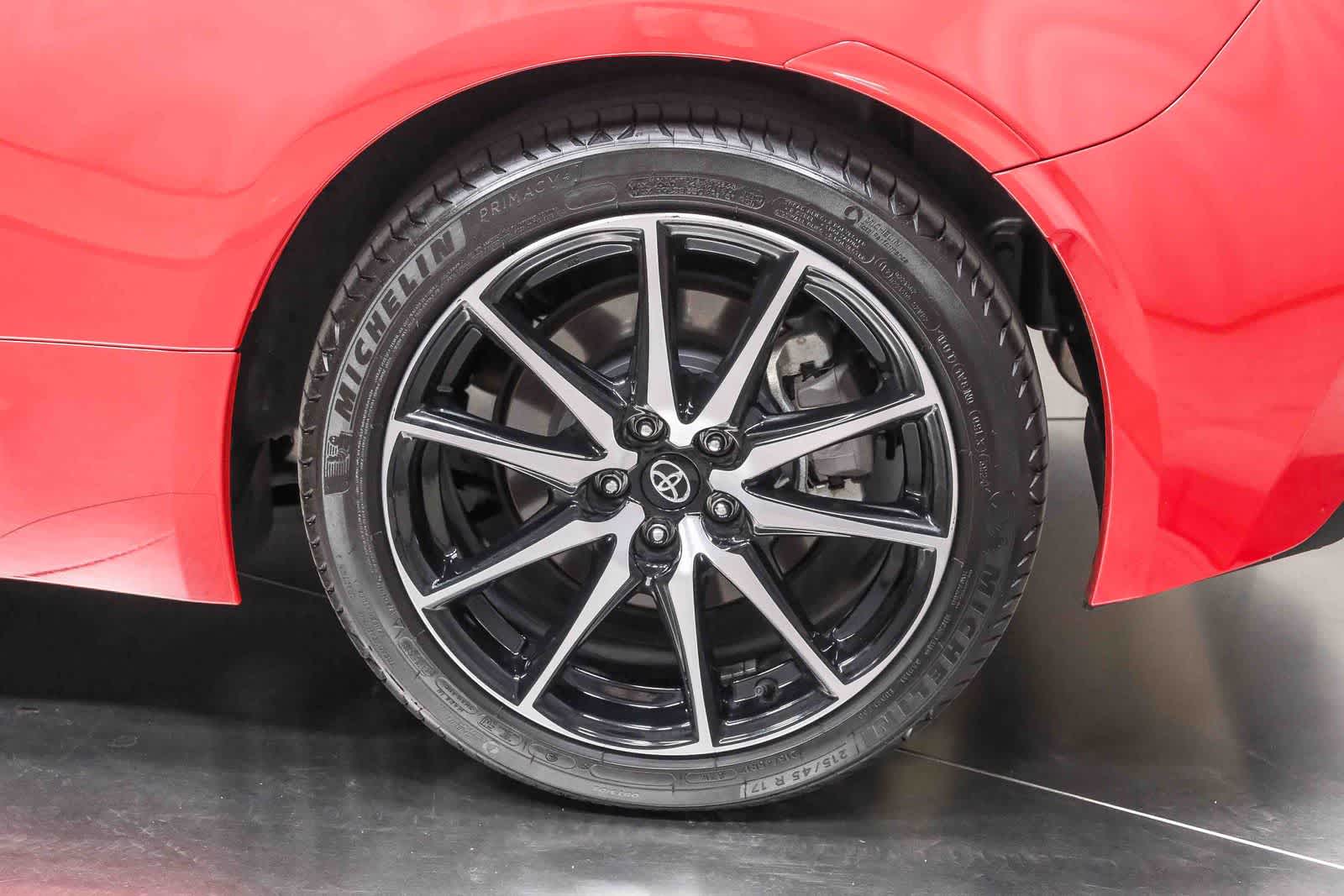 Thumbnail: 2025 Toyota GR86 - 9