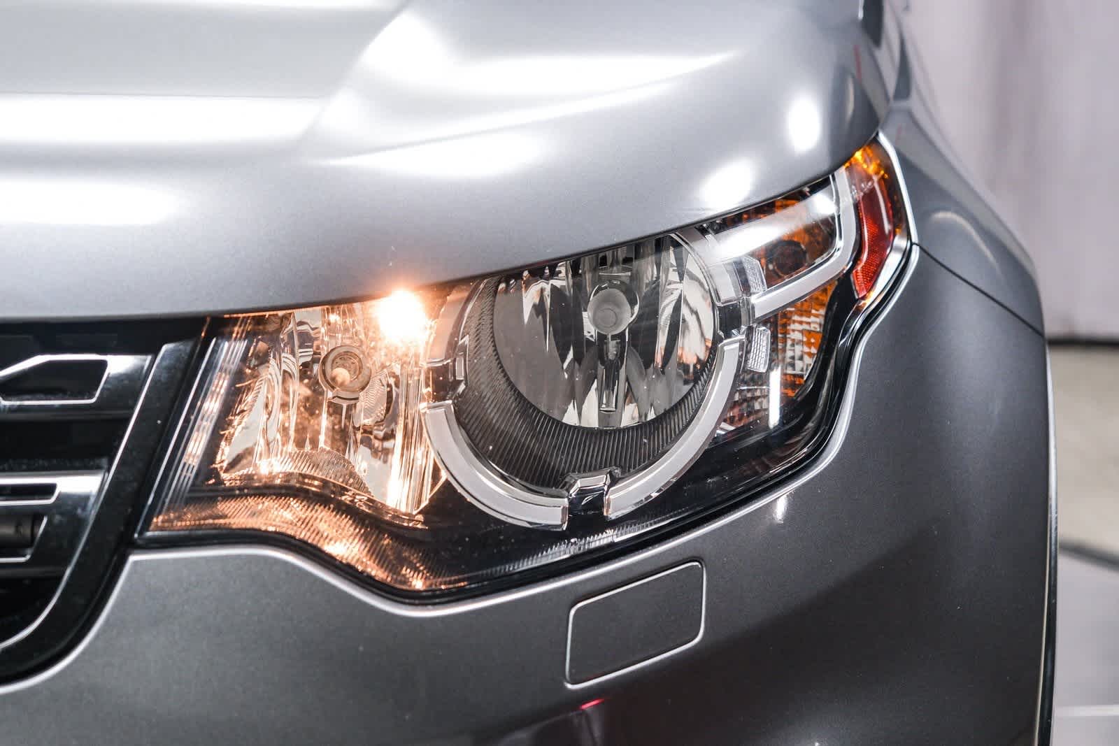 Thumbnail: 2019 Land Rover Discovery Sport - 11