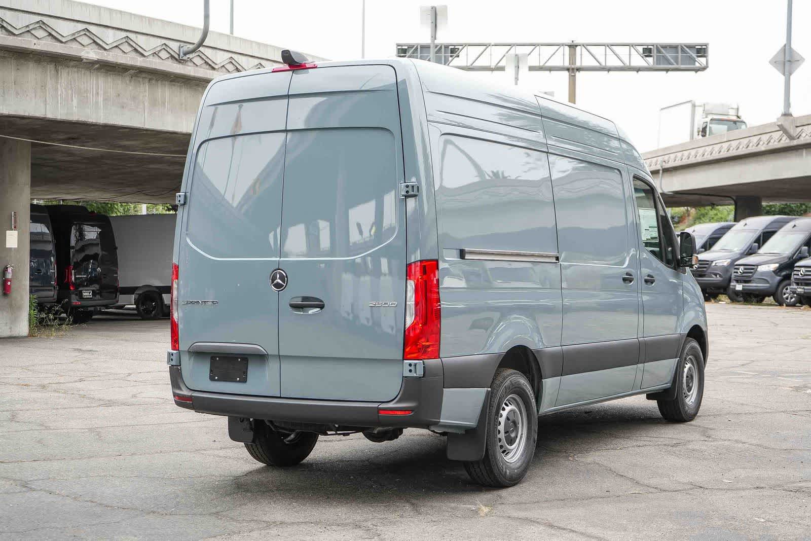 Thumbnail: 2026 Mercedes-Benz Sprinter - 6