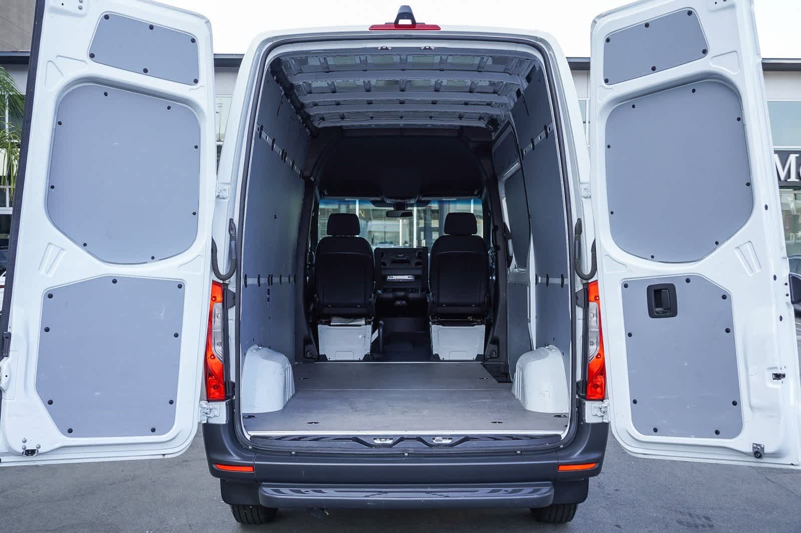 Thumbnail: 2021 Mercedes-Benz Sprinter - 25