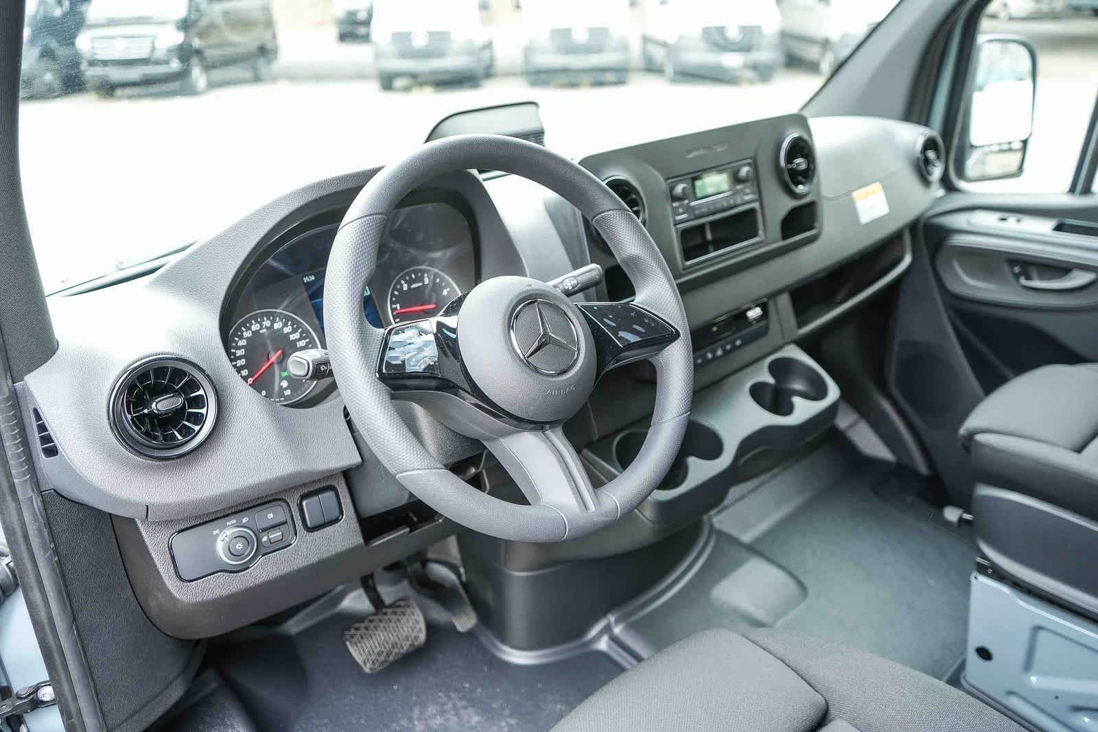 Thumbnail: 2026 Mercedes-Benz Sprinter - 12