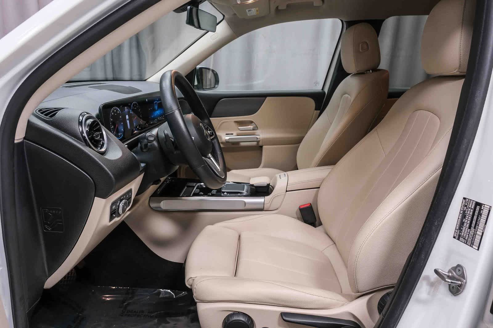 Thumbnail: 2022 Mercedes-Benz GLB - 19