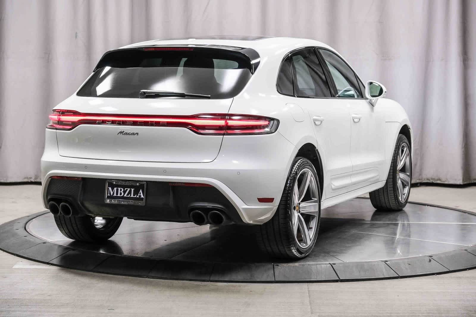 Thumbnail: 2024 Porsche Macan - 4