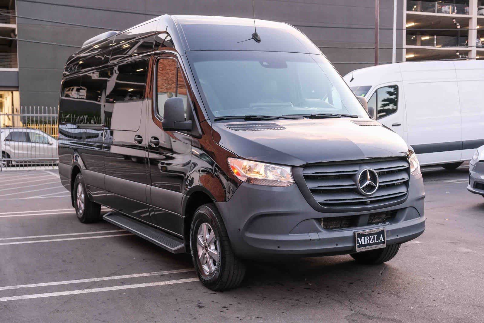 Thumbnail: 2023 Mercedes-Benz Sprinter - 3