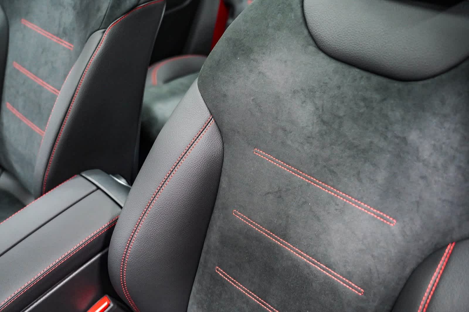 Thumbnail: 2025 Mercedes-Benz GLB - 25